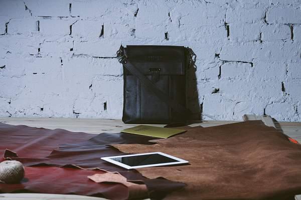 Кожаная сумка через плечо BRIALDI Toronto (Торонто) black BR00027HO Черный Brialdi, Артикул: BR00027HO фото №1