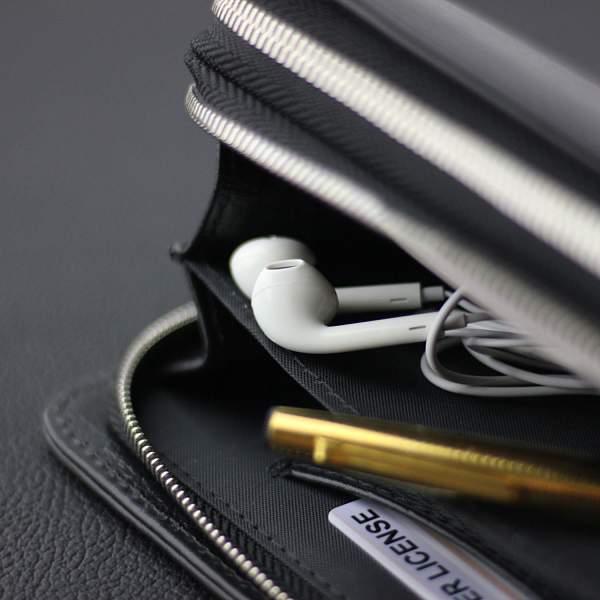 Вместительный мужской клатч BRIALDI Warren (Уоррен) relief black BR26762AO Черный Brialdi, Артикул: BR26762AO фото №1