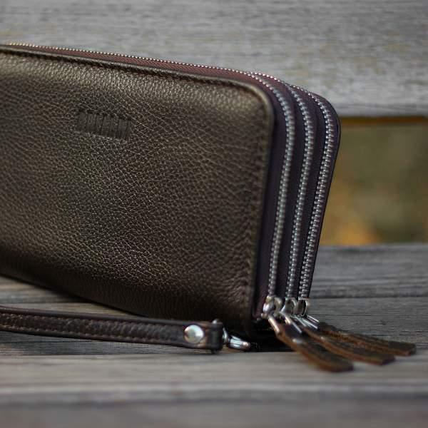 Вместительный клатч с 3-мя автономными отделениями BRIALDI Massa (Масса) relief brown BR23059PS Коричневый Brialdi, Артикул: BR23059PS фото №1