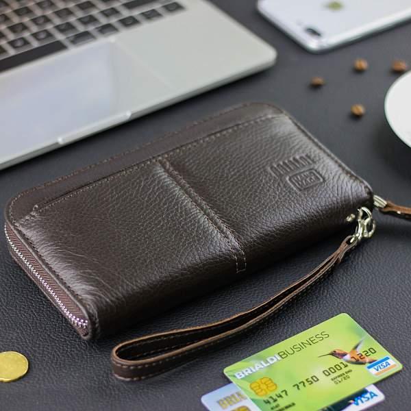 Мужской клатч BRIALDI Severn (Северн) relief brown BR28615CN Коричневый Brialdi, Артикул: BR28615CN фото №1