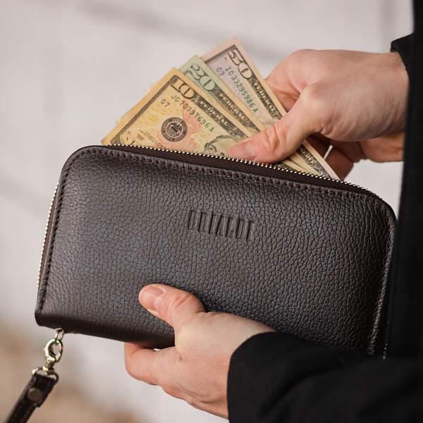 Мужской клатч BRIALDI Wilton (Уилтон) relief brown BR43906PV Коричневый Brialdi, Артикул: BR43906PV фото №1