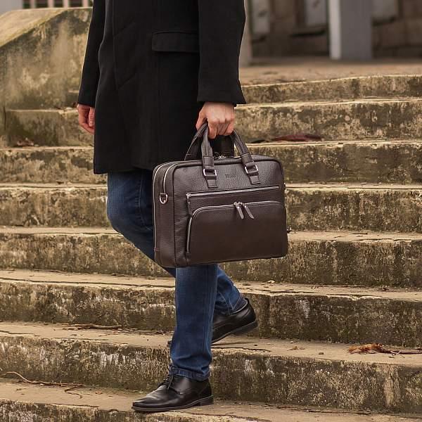 Мужская деловая сумка с 23 карманами и отделами BRIALDI Baltimore (Балтимор) relief brown BR44549XH Коричневый Brialdi, Артикул: BR44549XH фото №1