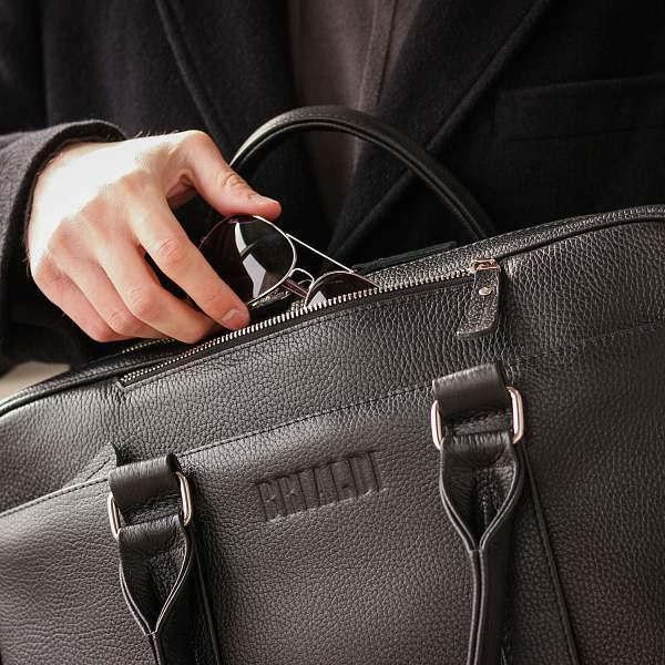 Функциональная мужская деловая сумка BRIALDI Overton (Эвертон) relief black BR44555WH Черный Brialdi, Артикул: BR44555WH фото №1