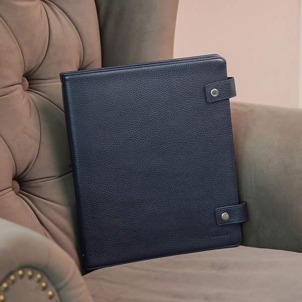 Большая папка с жестким каркасом для документов А4 BRIALDI Familydocs (документы всей семьи) relief navy BR49474UA Синий Brialdi, Артикул: BR49474UA фото №1