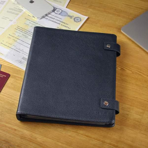 Большая папка с жестким каркасом для документов А4 BRIALDI Familydocs (документы всей семьи) relief navy BR49474UA Синий Brialdi, Артикул: BR49474UA фото №1