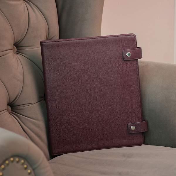 Большая папка с жестким каркасом для документов А4 BRIALDI Familydocs (документы всей семьи) relief cherry BR49475KA Бордовый Brialdi, Артикул: BR49475KA фото №1