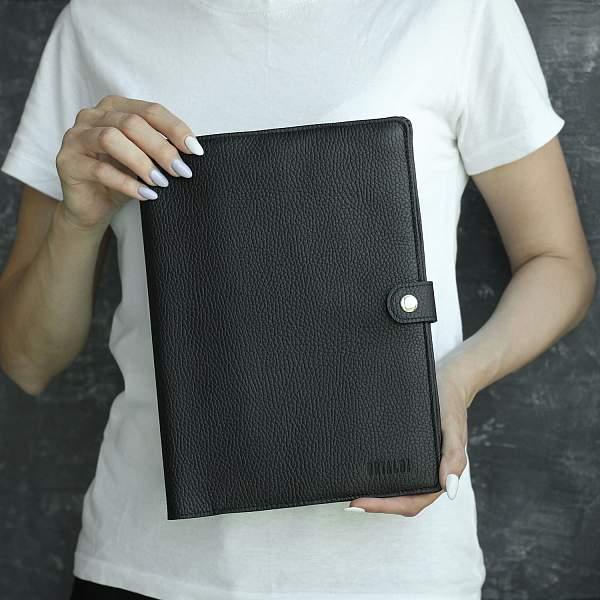 Папка для документов А5 мягкой формы BRIALDI File (Файл) relief black BR49581PJ Черный Brialdi, Артикул: BR49581PJ фото №1