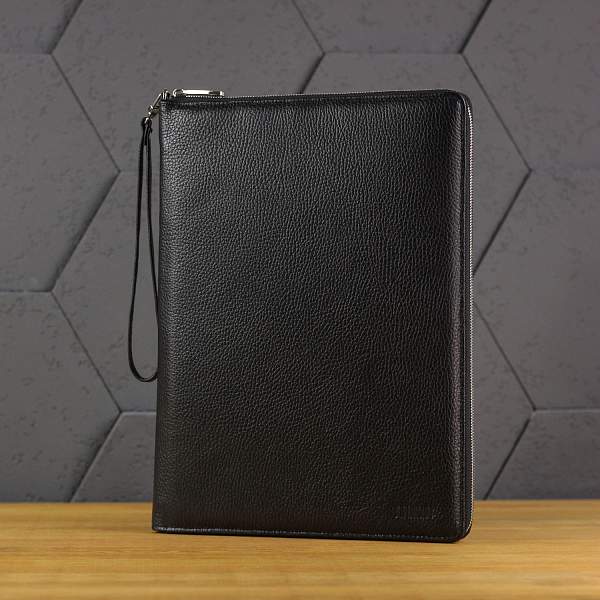 Папка для документов А4 с жесткой формой BRIALDI Mystory (Моя история) relief black BR49595CZ Черный Brialdi, Артикул: BR49595CZ фото №1