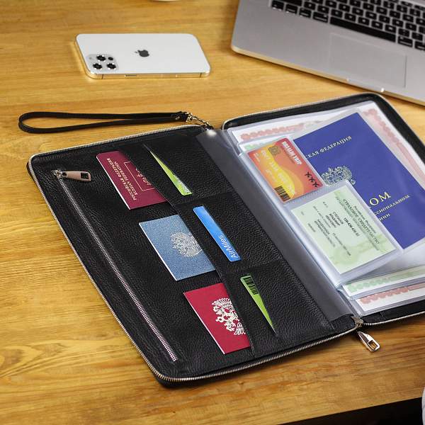 Папка для документов А4 с жесткой формой BRIALDI Mystory (Моя история) relief black BR49595CZ Черный Brialdi, Артикул: BR49595CZ фото №1