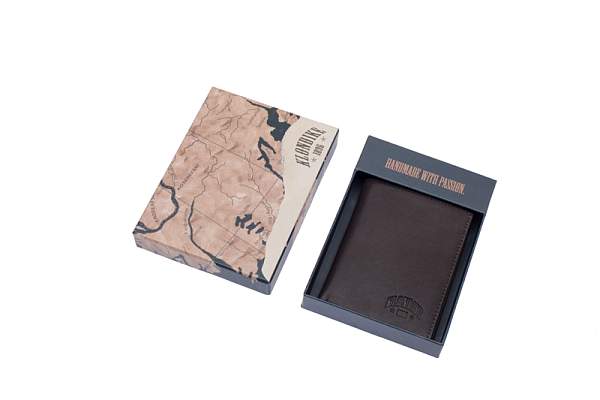 Визитница KLONDIKE Claim, натуральная кожа в коричневом цвете, 8 х 1,5 х 10,5 см KD1110-03 KLONDIKE 1896, Артикул: KD1110-03 фото №1