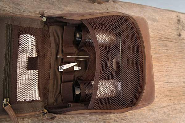 Несессер KLONDIKE «Blake», винтажная кожа в коричневом цвете, 22 х 28 х 7,5 см KD1034-02 KLONDIKE 1896, Артикул: KD1034-02 фото №1