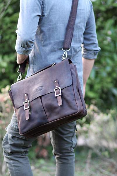 Сумка KLONDIKE «Barry», натуральная кожа в темно-коричневом цвете, 40 х 31 х 10 см KD1037-01 KLONDIKE 1896, Артикул: KD1037-01 фото №1