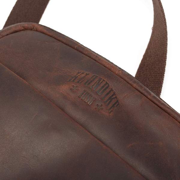 Сумка через плечо KLONDIKE DIGGER «Jake», натуральная кожа в темно-коричневом цвете, 26 x 22 x 7 см KD1047-03 KLONDIKE 1896, Артикул: KD1047-03 фото №1