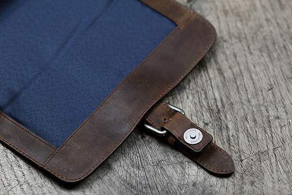 Сумка через плечо KLONDIKE DIGGER «Erin», натуральная кожа в темно-коричневом цвете, 25 x 28 x 6 см KD1049-03 KLONDIKE 1896, Артикул: KD1049-03 фото №1