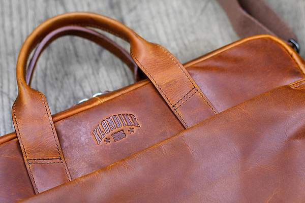 Сумка KLONDIKE DIGGER «Mavis», натуральная кожа цвета коньяк, 32 x 40 x 8 см KD1051-04 KLONDIKE 1896, Артикул: KD1051-04 фото №1