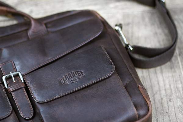 Сумка KLONDIKE DIGGER «Carl», натуральная кожа в темно-коричневом цвете, 42 x 30 x 9 см KD1053-03 KLONDIKE 1896, Артикул: KD1053-03 фото №1