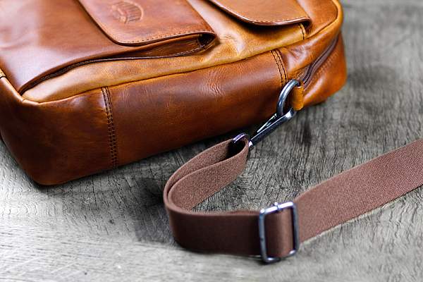 Сумка KLONDIKE DIGGER «Carl», натуральная кожа цвета коньяк, 42 x 30 x 9 см KD1053-04 KLONDIKE 1896, Артикул: KD1053-04 фото №1