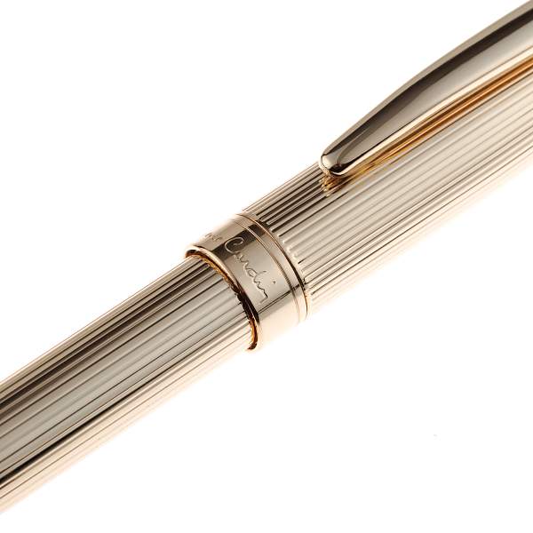 Ручка шариковая Pierre Cardin GOLDEN. Цвет - золотистый. Упаковка B-1 PC8113BP Pierre Cardin, Артикул: PC8113BP фото №1