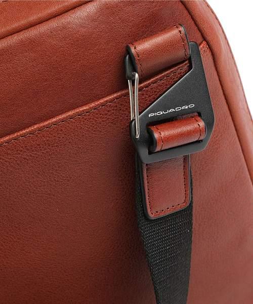Сумка через плечо Piquadro кожаная табачная Piquadro, Артикул: CA3084AP/CU фото №1