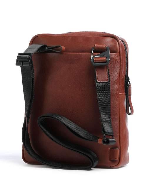 Сумка через плечо Piquadro кожаная табачная Piquadro, Артикул: CA1816AP/CU фото №1