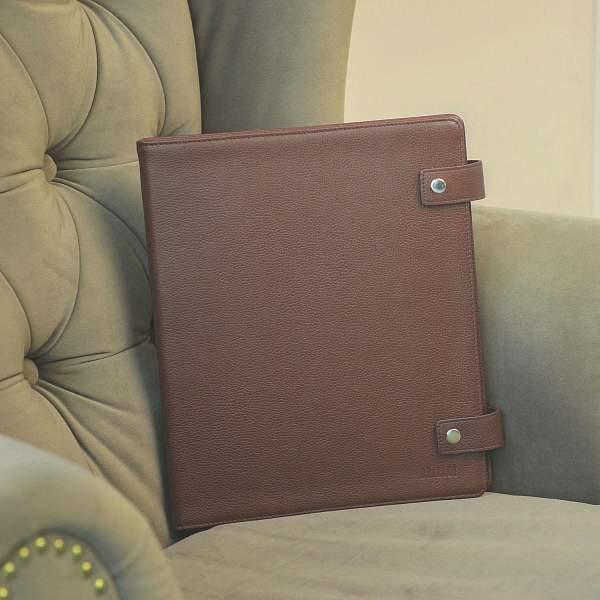 Большая папка с жестким каркасом для документов А4 BRIALDI Familydocs (документы всей семьи) relief  mauve BR53482DO Бордовый Brialdi, Артикул: BR53482DO фото №1