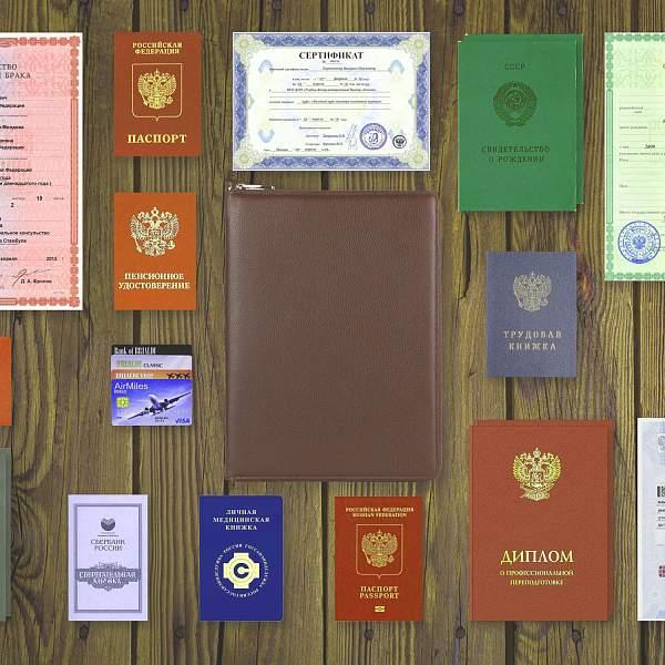 Папка для документов А4 с жесткой формой BRIALDI Mystory (Моя история) relief mauve BR53485SK Бордовый Brialdi, Артикул: BR53485SK фото №1