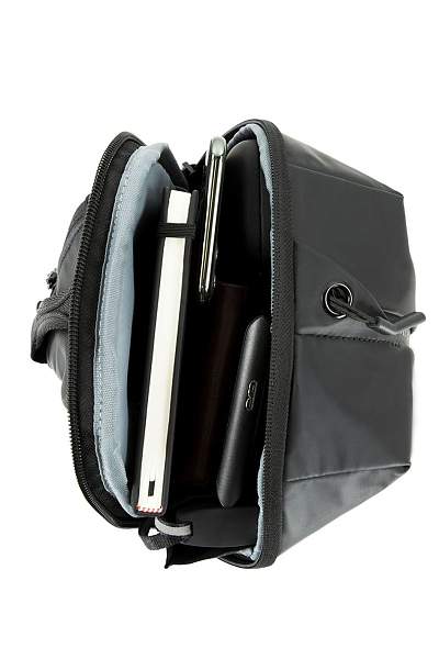 Рюкзак с одним плечевым ремнем BUGATTI Blanc, чёрный, тарпаулин/полиэстер, 18х9х30 см 49660101 BUGATTI, Артикул: 49660101 фото №1