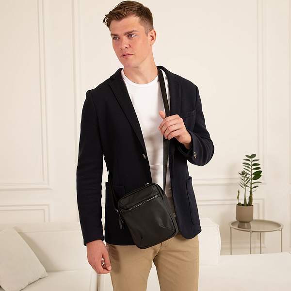 Сумка наплечная BUGATTI Blanc, чёрная, тарпаулин/полиэстер, 17х4,5х21 см 49660201 BUGATTI, Артикул: 49660201 фото №1