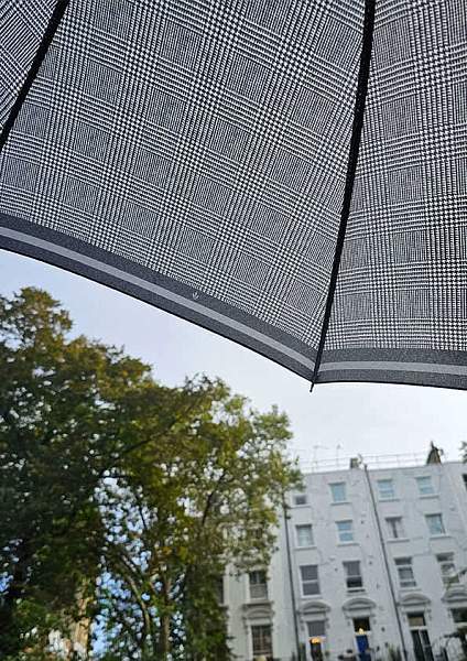 L065-2244 PowStripe (Гусиная лапка) Зонт женский трость автомат Fulton Fulton, Артикул: L065-2244 PowStripe фото №1