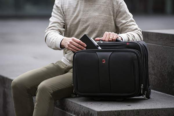 Мобильный офис WENGER Patriot с чехлом для ноутбука 15,6'', черный, 100% полиэстер 43х41х31 см, 25 л 600662 Wenger, Артикул: 600662 фото №1