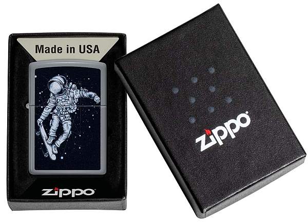 Зажигалка ZIPPO Skateboarding Astronaut с покрытием Flat Grey, латунь/сталь, серая, 38x13x57 мм 48644 Zippo, Артикул: 48644 фото №1