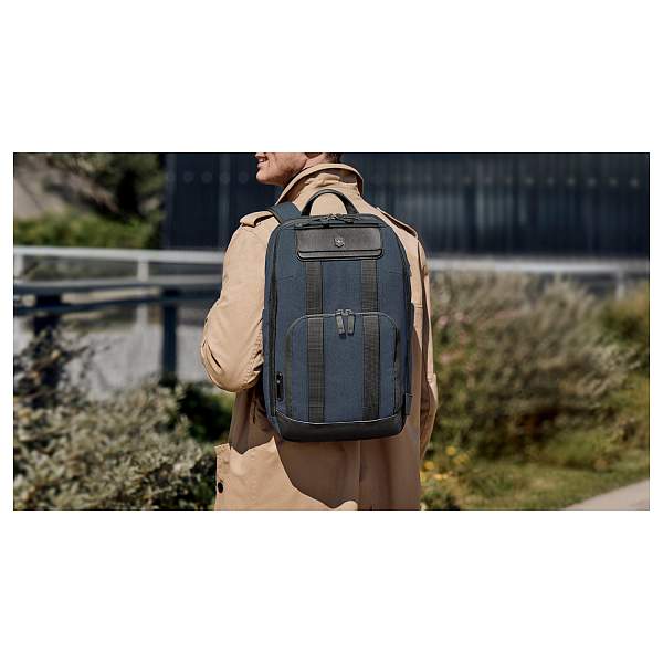 Рюкзак VICTORINOX Architecture Urban 2 Deluxe Backpack 15”, синий, полиэстер/кожа, 31x23x46 см, 23 л 612669 Victorinox, Артикул: 612669 фото №1