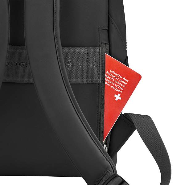 Рюкзак VICTORINOX Victoria Signature Compact Backpack, черный, нейлон/кожа, 30x16x38 см 612203 Victorinox, Артикул: 612203 фото №1