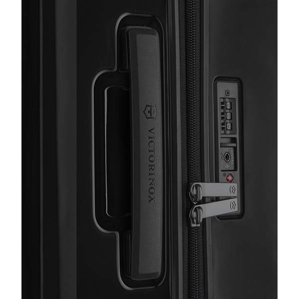 Чемодан VICTORINOX Airox, черный, 100% поликарбонат Makrolon, 50x32x75 см, 98 л 612509 Victorinox, Артикул: 612509 фото №1