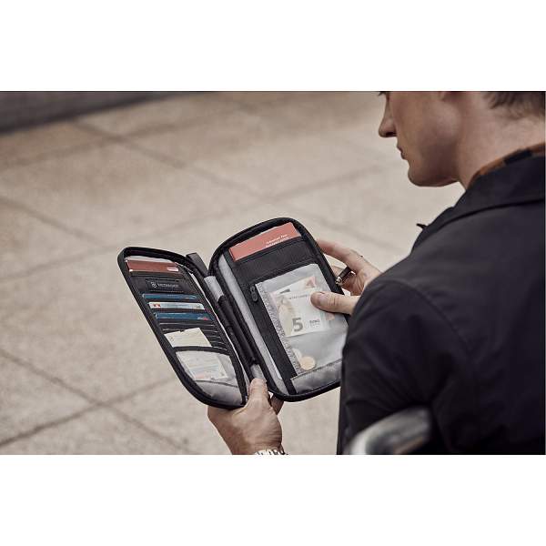 Органайзер VICTORINOX TA 5.0 Travel Organizer с RFID защитой, чёрный, нейлон, 13x3x26 см 610597 Victorinox, Артикул: 610597 фото №1