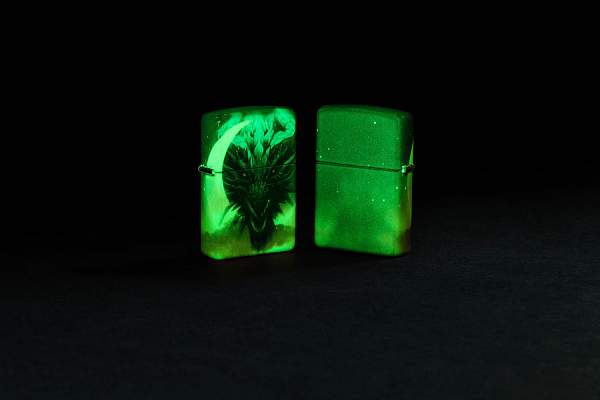 Зажигалка ZIPPO Dragon Design с покрытием Glow In The Dark Green, латунь/сталь, черная, 38x13x57 мм 48934 Zippo, Артикул: 48934 фото №1