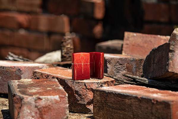 Зажигалка ZIPPO Ombre Flames с покрытием 540 Tumbled Brass, латунь/сталь, разноцветная, 38x13x57 мм 48510 Zippo, Артикул: 48510 фото №1