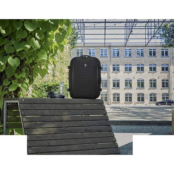 Рюкзак VICTORINOX Crosslight Boarding Bag, черный, RPET полиэстер, 39x22x53 см, 37 л 612423 Victorinox, Артикул: 612423 фото №1