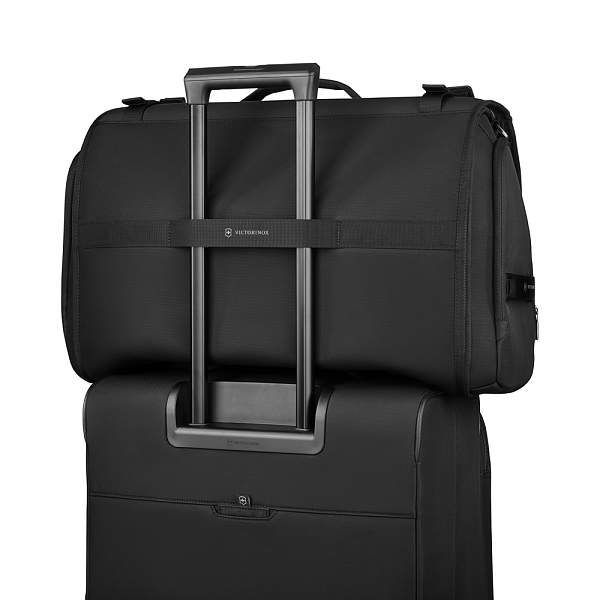 Портплед VICTORINOX Crosslight Garment Bag, черный, RPET полиэстер, 56x28x36 см, 45 л 612426 Victorinox, Артикул: 612426 фото №1