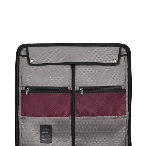 Портплед VICTORINOX Crosslight Garment Bag, черный, RPET полиэстер, 56x28x36 см, 45 л 612426 Victorinox, Артикул: 612426 фото №1