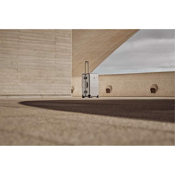 Чемодан VICTORINOX Lexicon Framed, серебристый, 100% поликарбонат Makrolon, 46x28x68 см, 72 л 610540 Victorinox, Артикул: 610540 фото №1