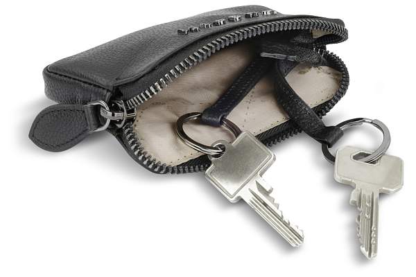 Ключница BUGATTI Bella, чёрная, воловья кожа/полиэстер, 12х1,5х7 см 49482001 BUGATTI, Артикул: 49482001 фото №1