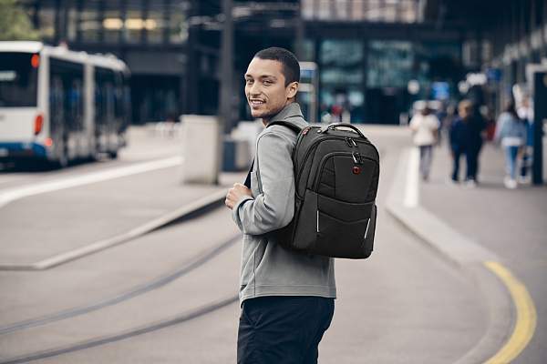 Рюкзак WENGER ALTAIR 15.6", черный, переработанный ПЭТ/Полиэстер, 32х21х44 см, 22 л. 653186 Wenger, Артикул: 653186 фото №1