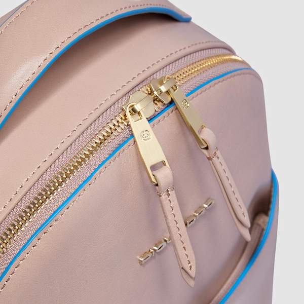 Женский кожаный рюкзак Piquadro CA6677B2/RO2 Piquadro, Артикул: CA6677B2/RO2 фото №1