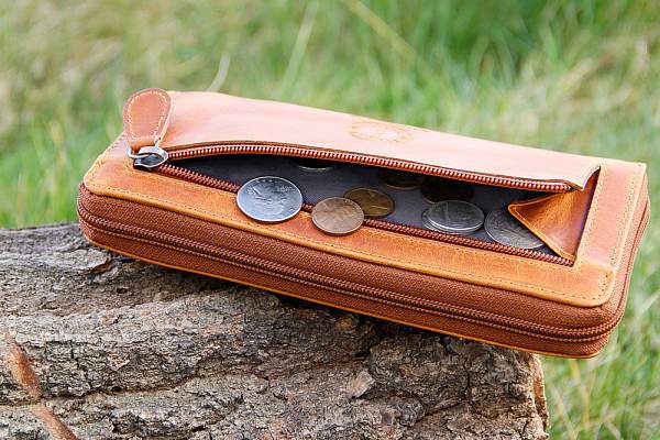 Кошелек KLONDIKE DIGGER «Viola», натуральная кожа в коньячном цвете, 19,5 х 10 x 2,5 см KD1045-04 KLONDIKE 1896, Артикул: KD1045-04 фото №1