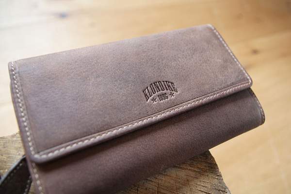 Кошелек женский KLONDIKE «Donna», натуральная кожа в светло-коричневом цвете, 18 х 10,5 х 3 см KD1031-02 KLONDIKE 1896, Артикул: KD1031-02 фото №1