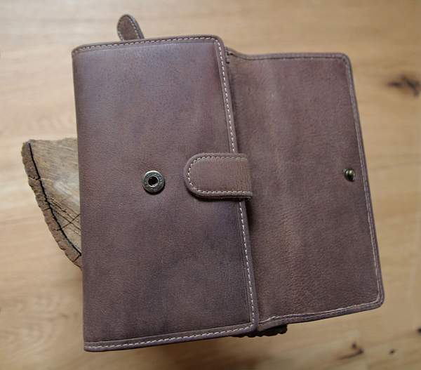 Кошелек женский KLONDIKE «Donna», натуральная кожа в светло-коричневом цвете, 18 х 10,5 х 3 см KD1031-02 KLONDIKE 1896, Артикул: KD1031-02 фото №1