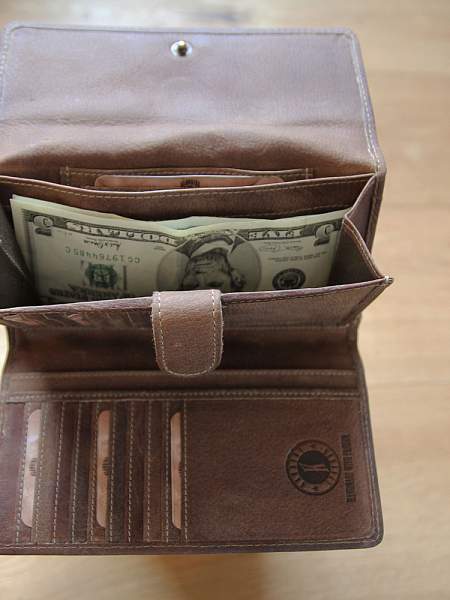 Кошелек женский KLONDIKE «Donna», натуральная кожа в светло-коричневом цвете, 18 х 10,5 х 3 см KD1031-02 KLONDIKE 1896, Артикул: KD1031-02 фото №1