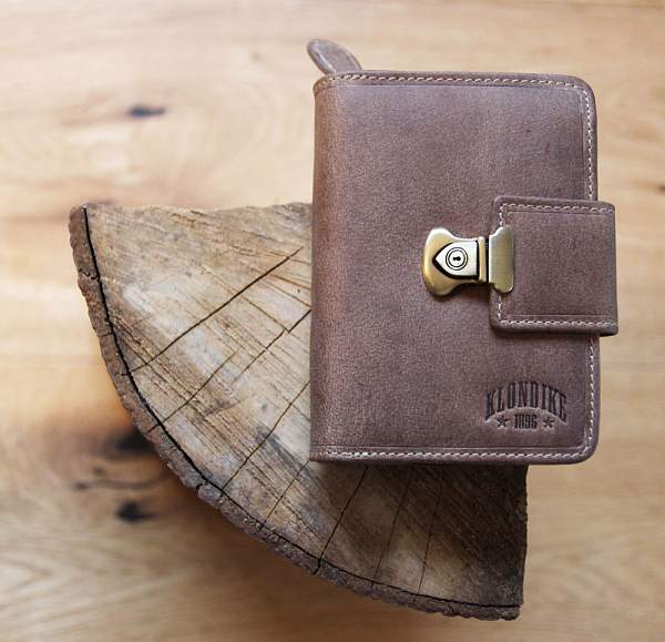 Бумажник женский KLONDIKE «Kitty», натуральная кожа в светло-коричневом цвете, 9 х 12,5 х 3 см KD1029-02 KLONDIKE 1896, Артикул: KD1029-02 фото №1