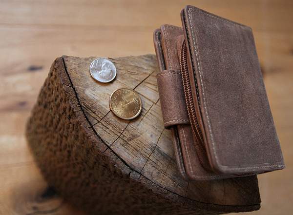 Бумажник женский KLONDIKE «Kitty», натуральная кожа в светло-коричневом цвете, 9 х 12,5 х 3 см KD1029-02 KLONDIKE 1896, Артикул: KD1029-02 фото №1